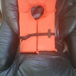 NEAR SHORE BUOYANT VEST