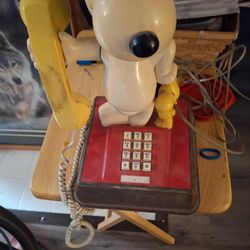 Old landline snoopy phone