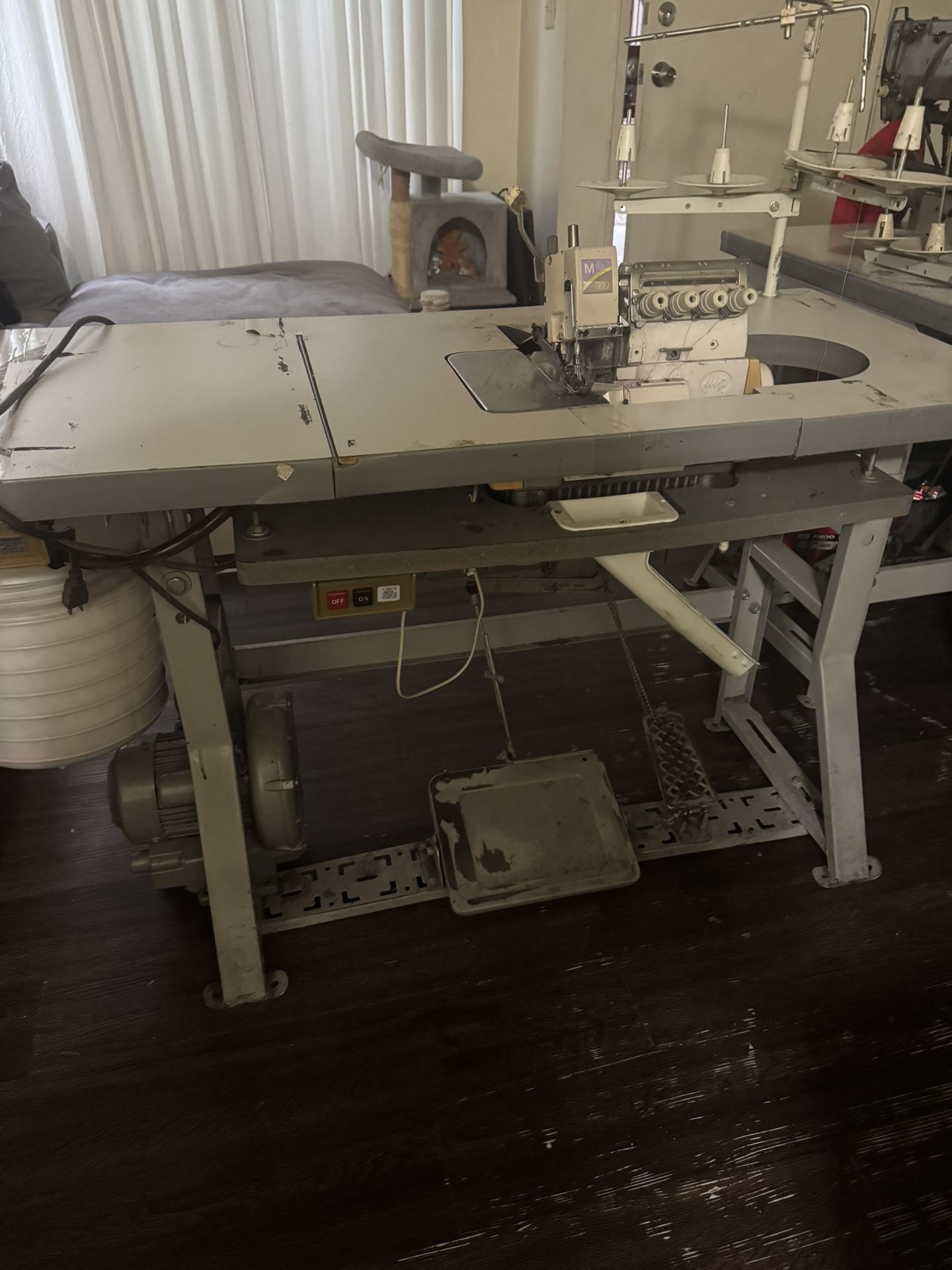 Overlock Sewing Machine Pegasus M700