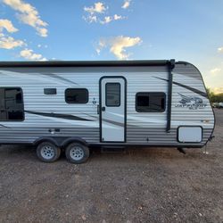 2021 Jayco 22 ft couples trailer lightweight