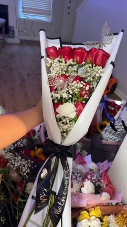 Mother’s Day flower arrangement