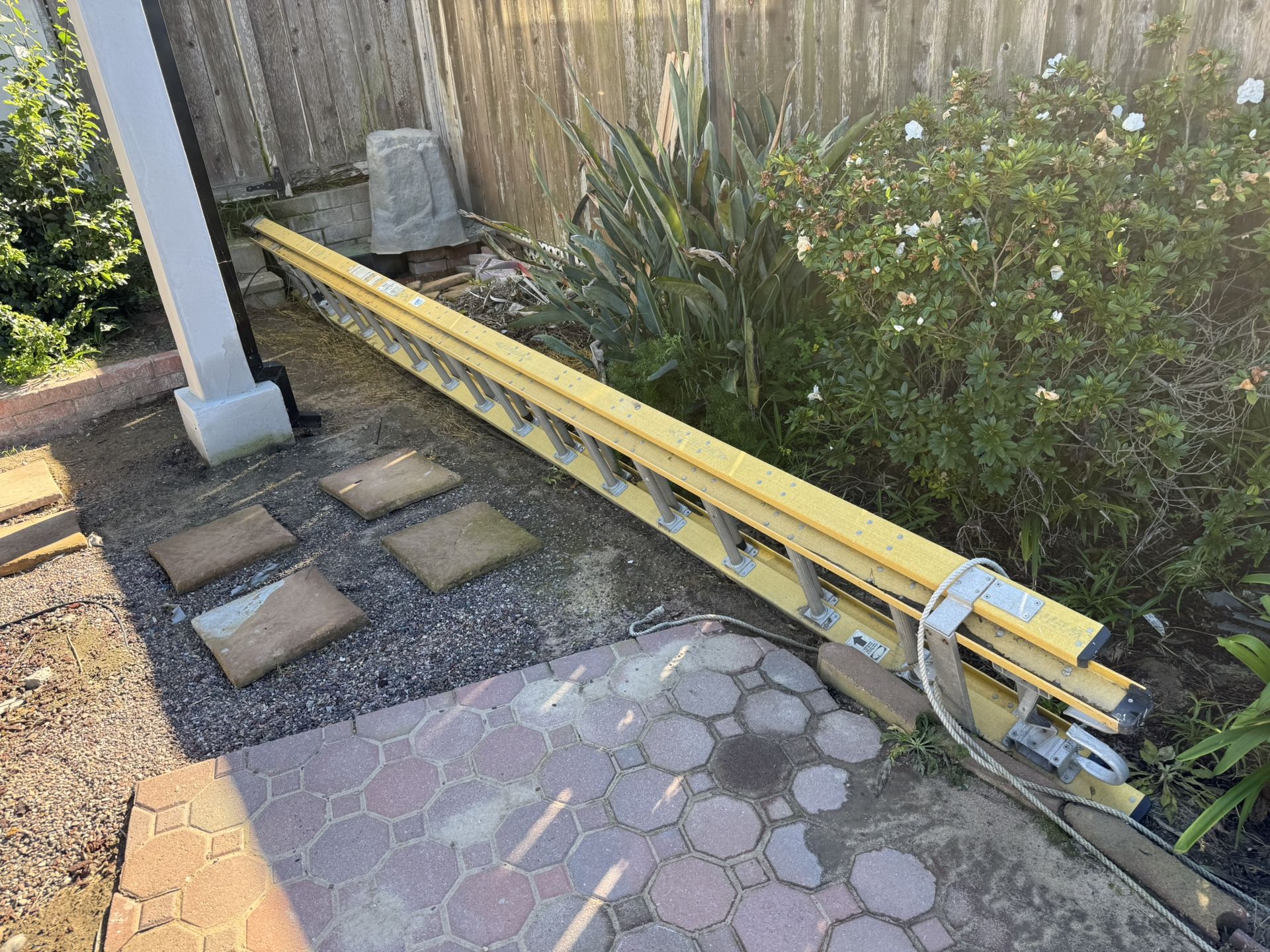 Werner 32ft Fiberglass Extension Ladder - Type IA (300lb Rating)