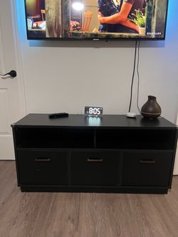 Entertainment center