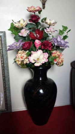 New Artificial floral arrangement