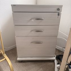 White 3 Drawer Locked File Cabinet 