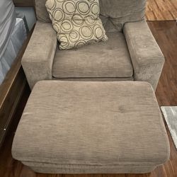 Chair With Ottoman