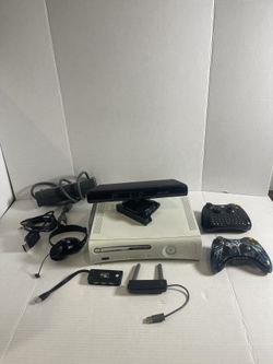 Xbox 360 White Console Bundle W/controlles Wifi Head set Works Great