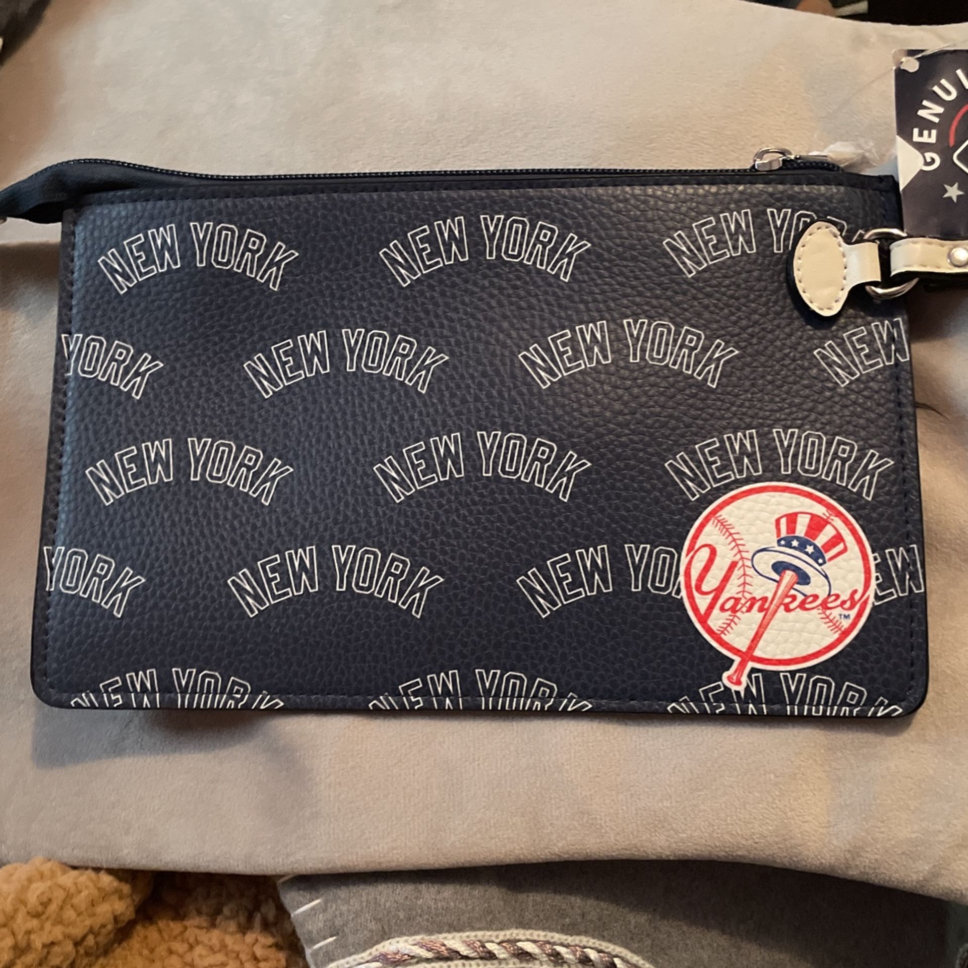 Women New York Yankees Wristlet