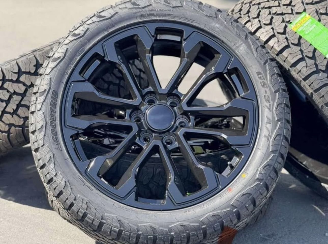 2025 Wheels Rims Tires 22" Gmc Sierra Yukon Chevy Silverado 1500 Tahoe Specs