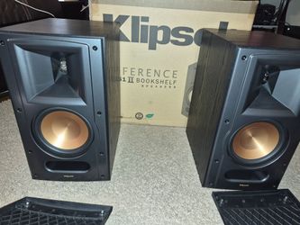 Klipsch  rb62ii like new with box