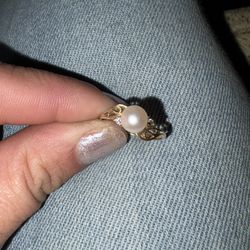 14K Gold Pearl Ring