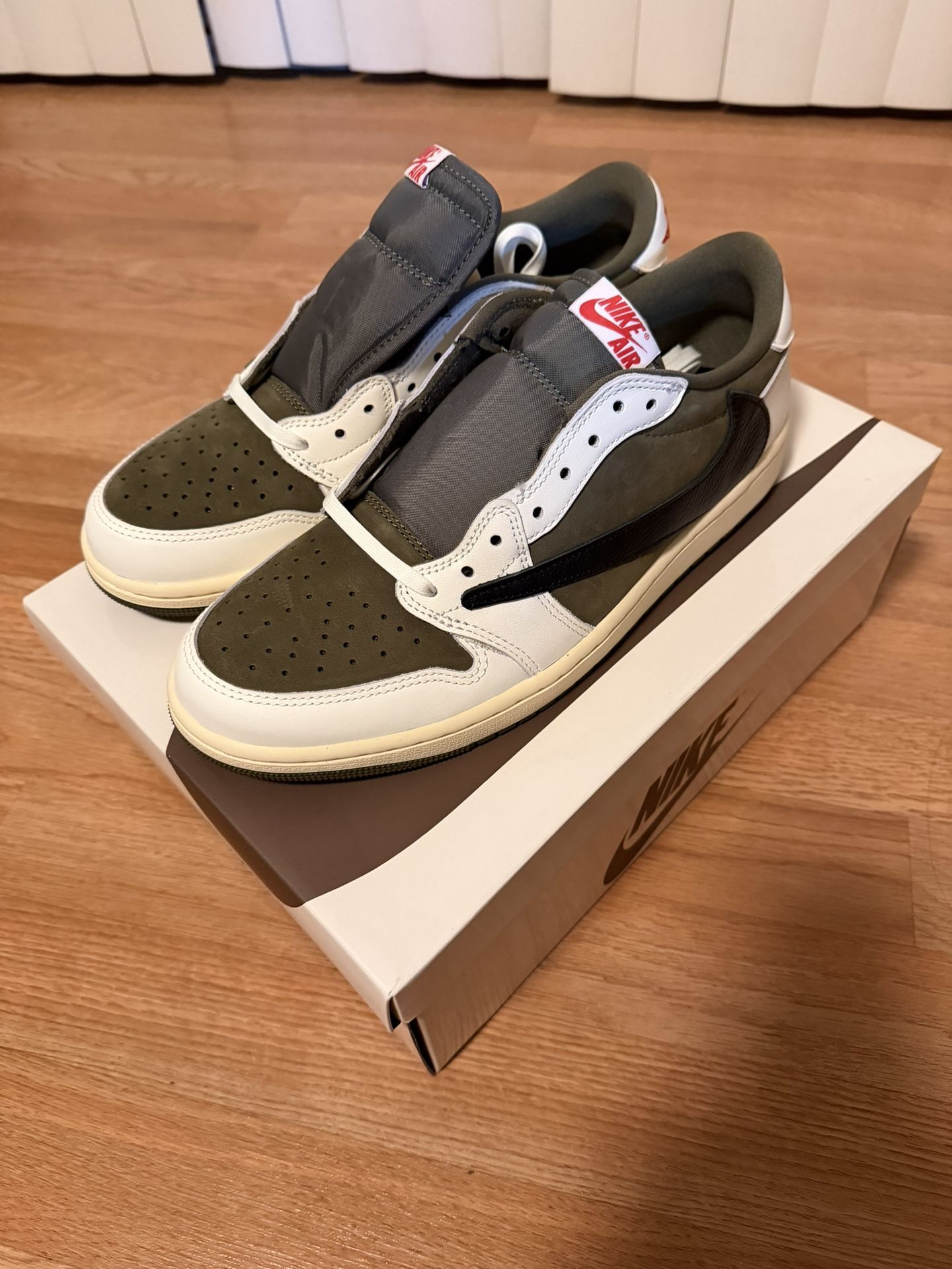 10.5M - Travis Scott Jordan 1 Medium Olive