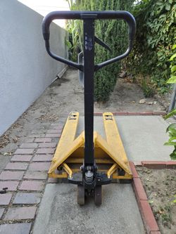 Pallet Jack ( To Help You Move Pallets)