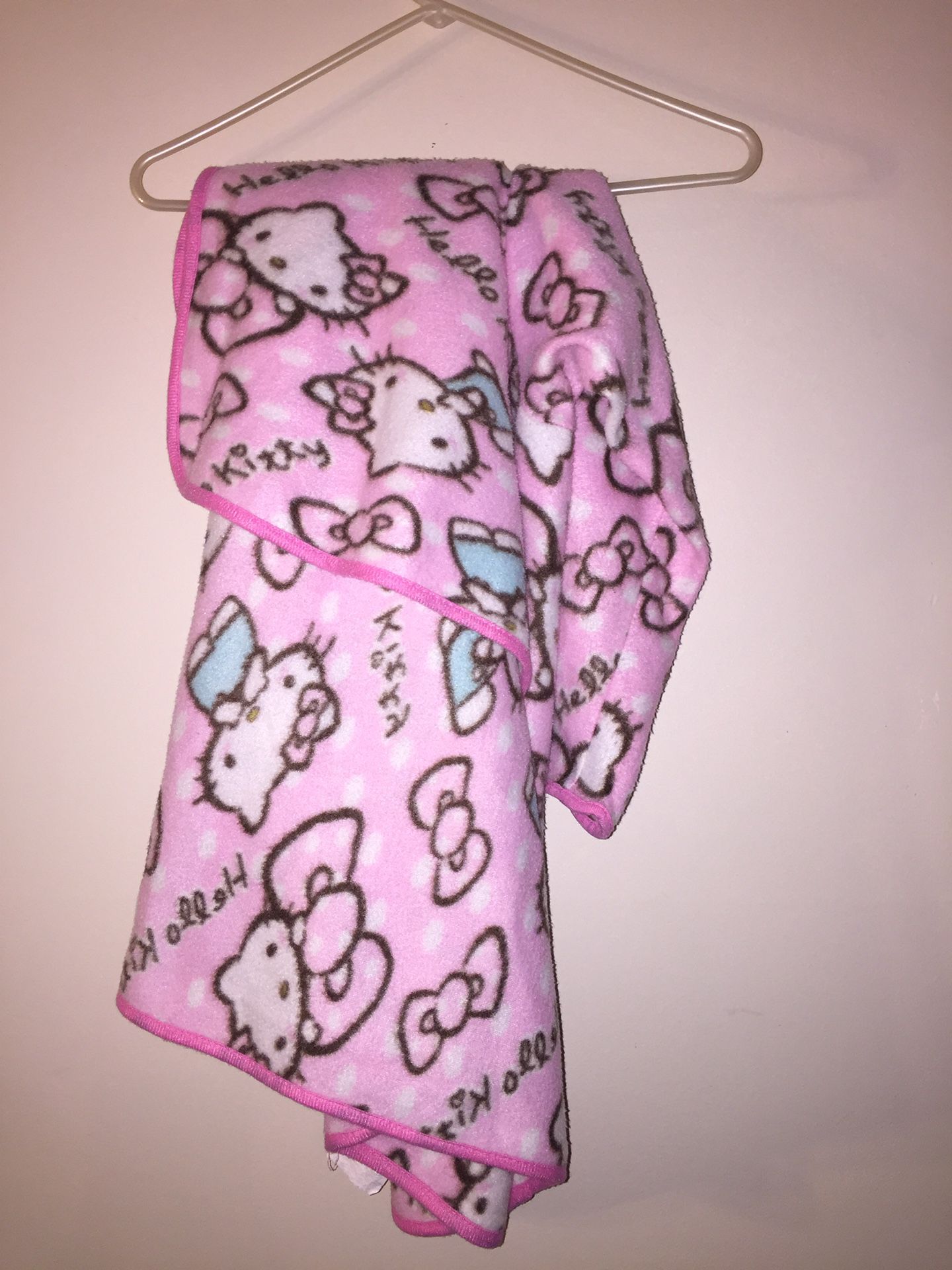 Hello Kitty Girls Wearable Throw Blanket with Sleeves