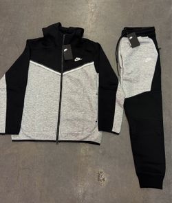 NIKE TECH SET
