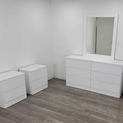 Dresser Whit Mirror And 2 Nightstands - Cómoda Con Espejo Y 2 Mesitas De Noche 