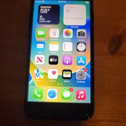 iPhone SE - Very Good Condition 