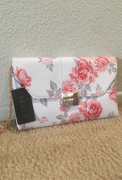 NWT! GUESS FLORAL CLUTCH