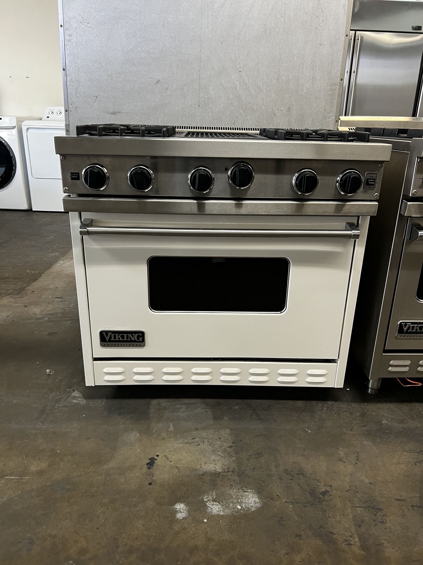 Viking 36”Wide Gas Range Stove With Charbroil Grill 