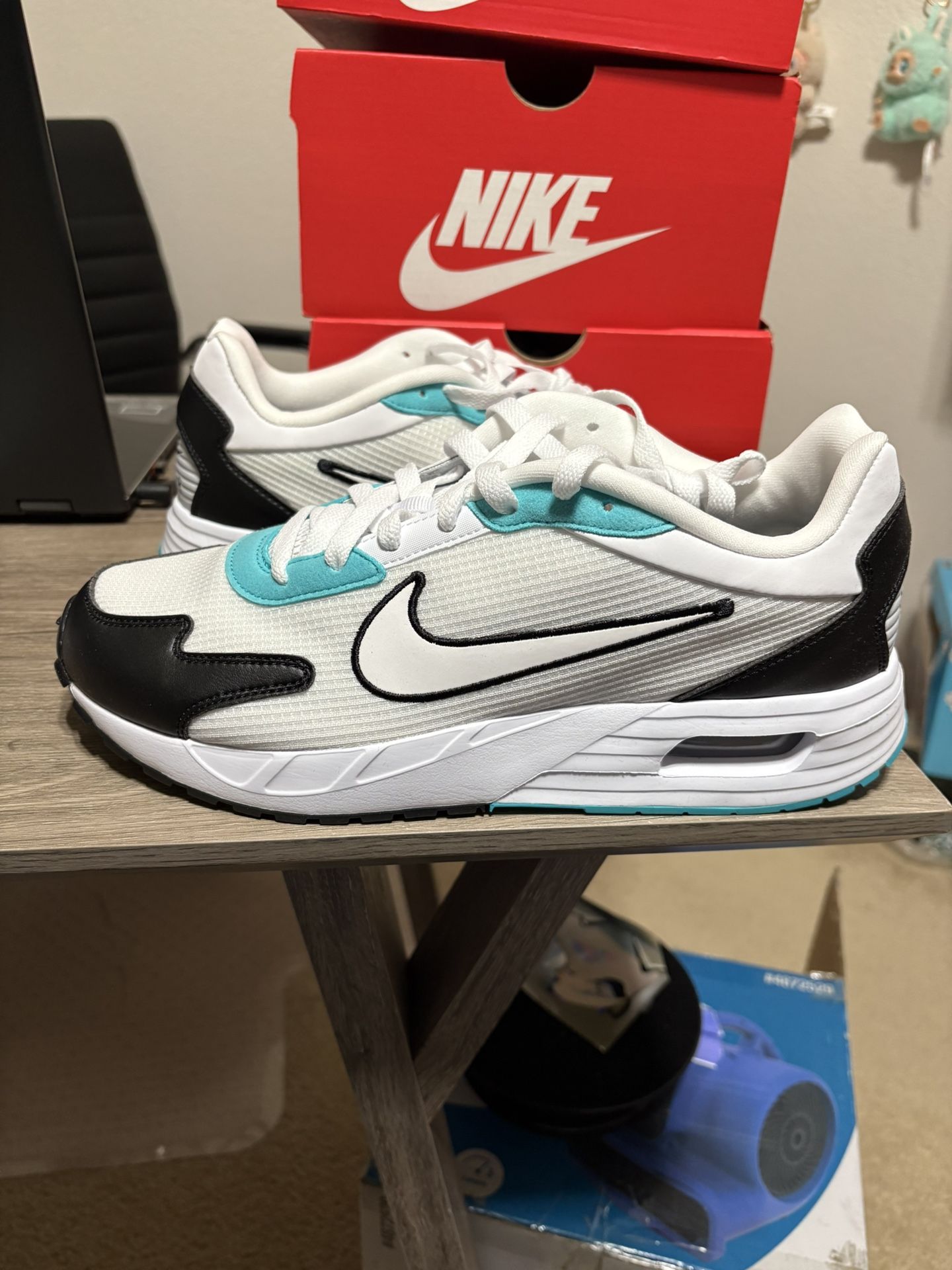 Size 10,10.5,11 mens - Nike Air Max Solo Running Shoes Sneakers White Turquoise Black