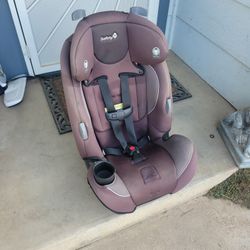 Safety 1st Convertible car seat!