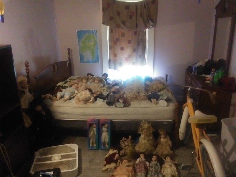 Large Selection Of Glass And Porslin Dolls Old And Knew Please Message Me For Pics And Details Theres To Many To. Make Individual Post For
