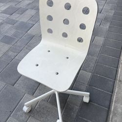 Ikea White Chair children teenanger Jules Swivel office rolling modern chair