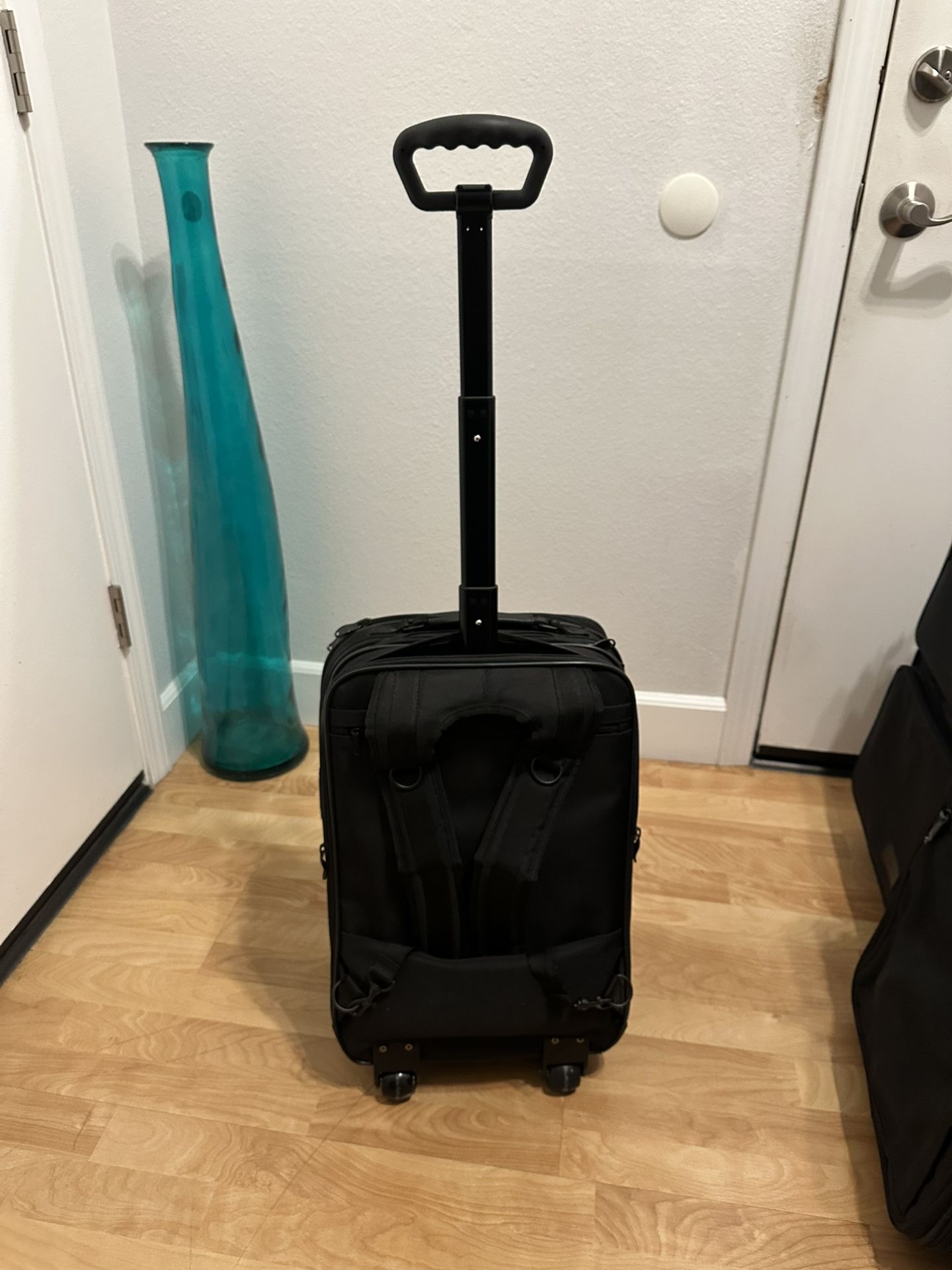 Toshiba Laptop Roller Carry On Luggage Case