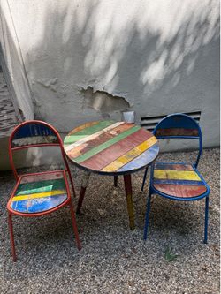 Outdoor table and chairs
