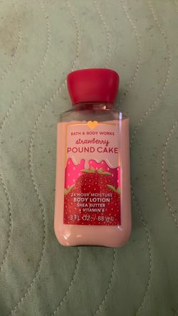 Bath and body works strawberry pound cake