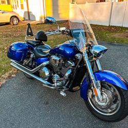 2005 Honda VTX1800N Spec 2