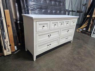 White 7-Drawer Dresser with Silver Knobs