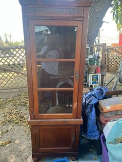 Glass door hutch