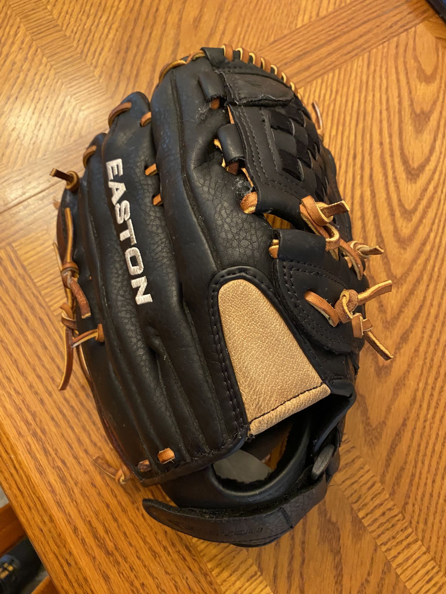 Easton Glove Rht For Sale