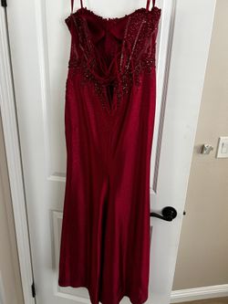 LA DIVINE Red Elegant Dress