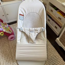 BABYBJÖRN ™ Bouncer Light Beige Jersey Baby Bouncer Chair 