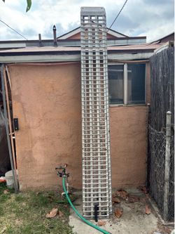 Solid pair of aluminum ramps 8’ x1’