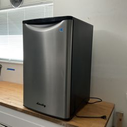 Compact Mini Fridgerator