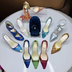 ✨ Just the Right Shoe Collector Lot ✨ Limited Edition “Take a Seat” armchair (2001), signed by artist 