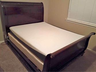 Queen size bed set frame mattress and box spring in great condition