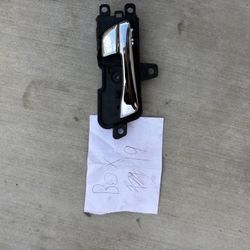 2011-2013 Hyundai sonata right front inside door handle  