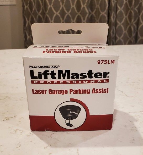 Chamberlain LiftMaster Professional Laser Garage Parking Assist (975 LM)