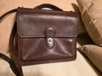 VINTAGE Brown Saddle Leather Crossbody Bag Shoulder Bag No M4B-9927 Measures 10" X 10" X 3"