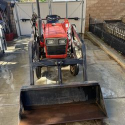 Yanmar Tractor. YM1802 with Loader