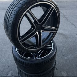 19” Staggered Wheels 