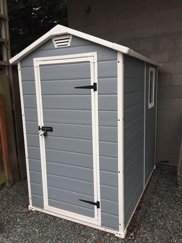 Keter Manor 4x6 Resin outdoor shed. for Sale in Everett 