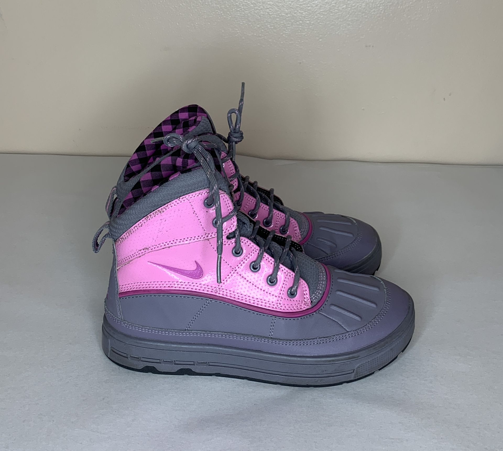 Nike Woodside 2 ACG Youth Sz 5Y Girls High Pink Shell Toe Duck Boots 524876-002 Pre-owned