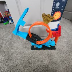 Dinosaur Hot Wheels Race Track