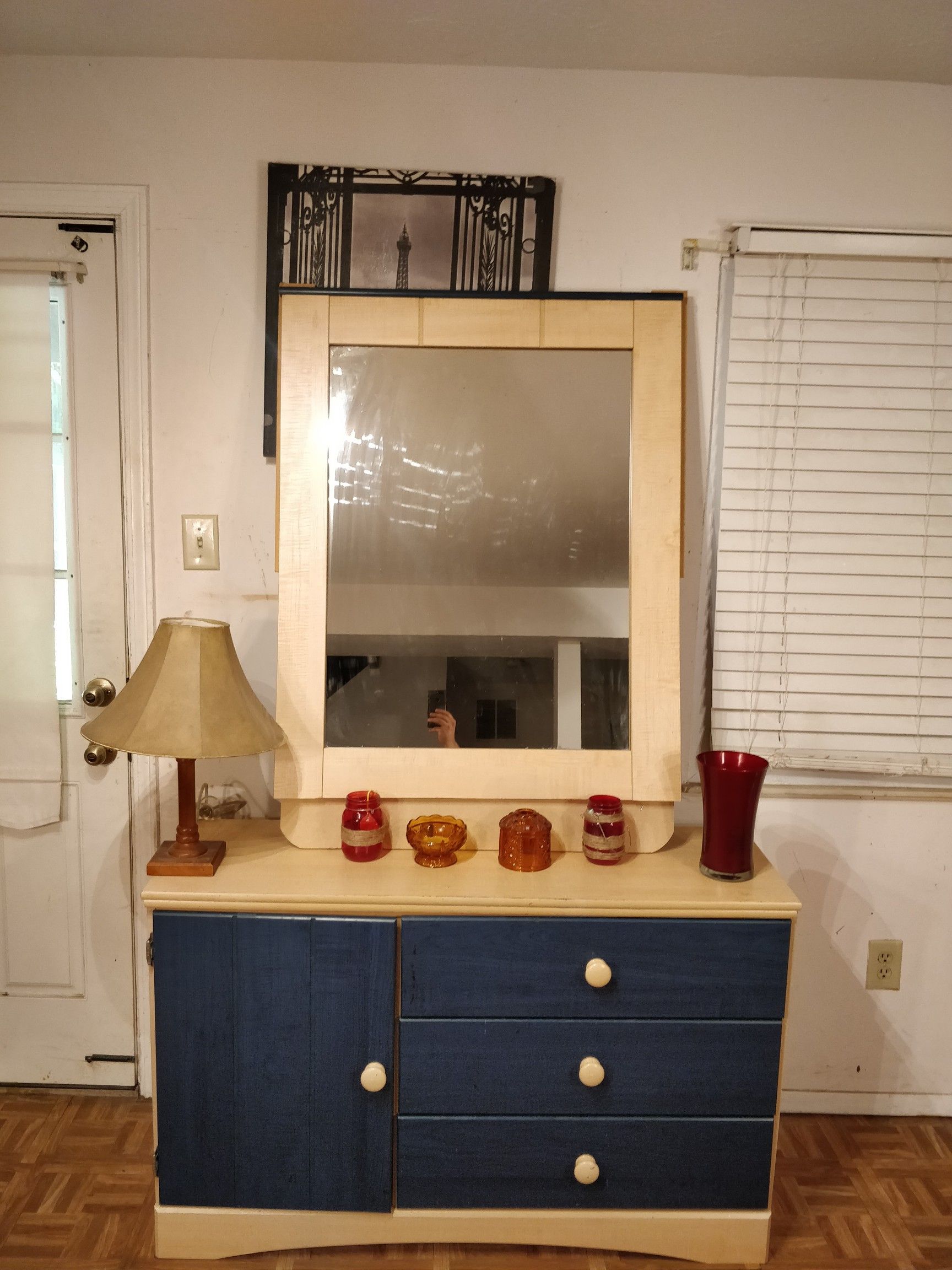 Nice ASHLEY FURNITURE dresser with big mirror and drawers in good condition all drawers working well, driveway pickup. L48"*W155"*H30"