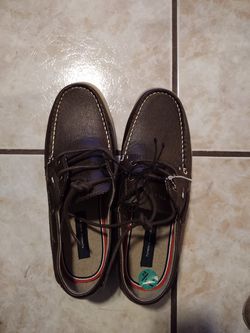 New TOMMY HILFIGER boat shoes size 7.5 $30